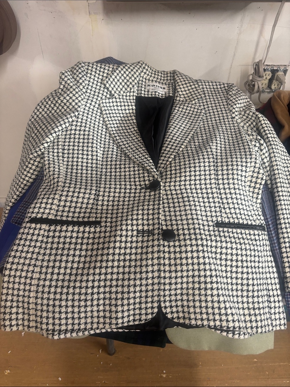 Jan Leslie Black & White Houndstooth Blazer
